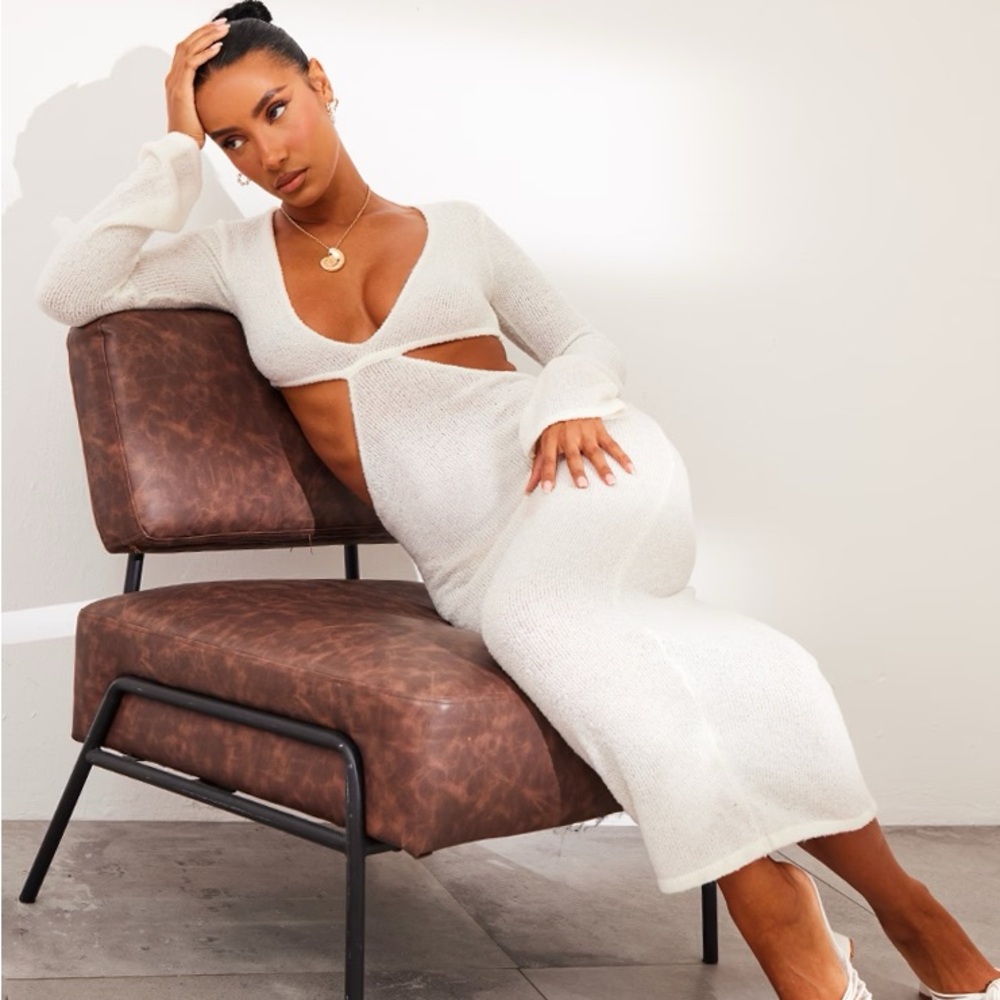 PrettyLittleThing | CREAM BOBBLE KNIT LONG SLEEVE CUT OUT MAXI DRESS